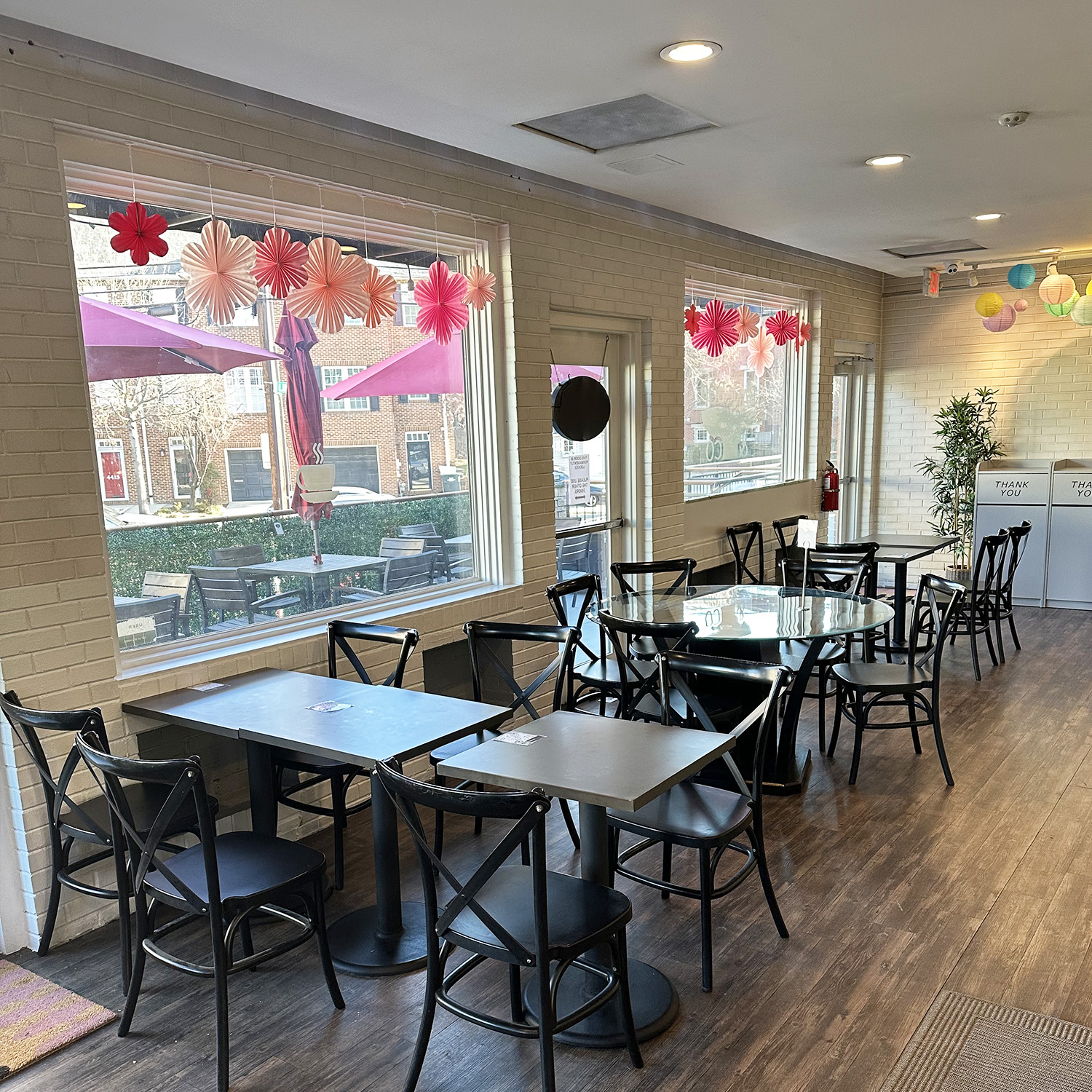 Cha1004 cafe interior